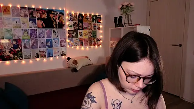 Snapshot of MilenaSaint chatting on February 5, 2025, 3:02 am MilenaSaint online show from February 5, 2025, 3:02 am