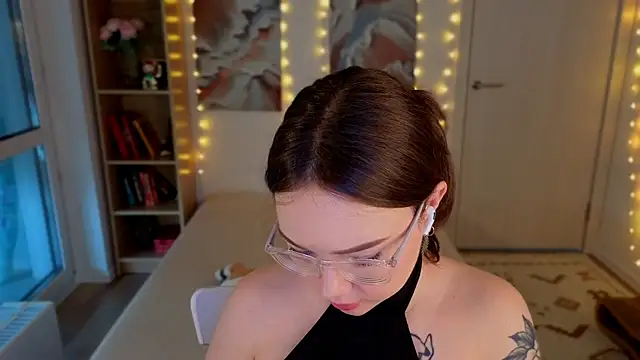 MilenaSaint online show from June 22, 2026, 3:19 am