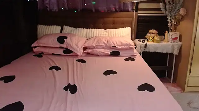 xheavenlytrans online show from March 30, 2026, 11:22 am