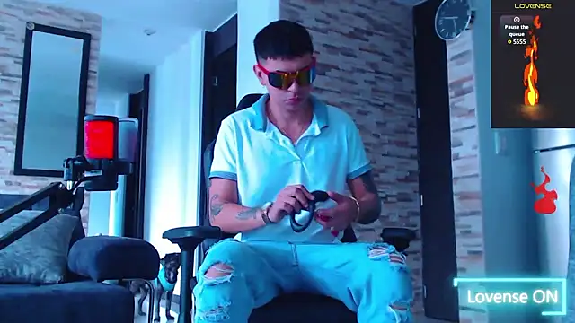 Snapshot of Lobito_xxxl chatting on November 21, 2025, 7:34 pm Lobito xxxl online show from November 21, 2025, 7:34 pm