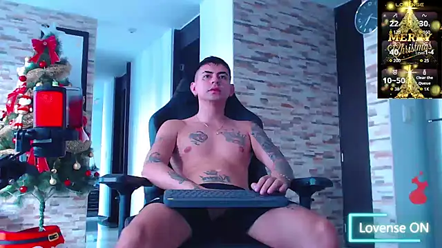 Snapshot of Lobito_xxxl chatting on December 17, 2025, 9:43 pm Lobito xxxl online show from December 17, 2025, 9:43 pm