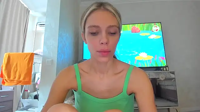 Snapshot of Iris_cherry chatting on December 8, 2024, 6:01 am Iris cherry online show from December 8, 2024, 6:01 am