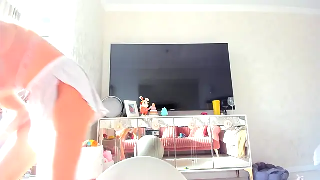 Snapshot of Iris_cherry chatting on February 3, 2025, 10:47 am Iris cherry online show from February 3, 2025, 10:47 am