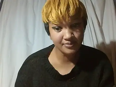 AVRILA online show from December 16, 2025, 6:51 am