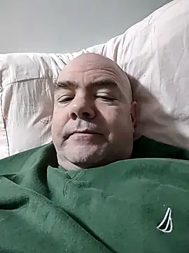 Snapshot of brian4300 chatting on January 19, 2026, 2:37 am brian4300 online show from January 19, 2026, 2:37 am