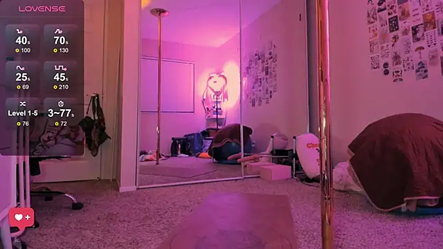 Evie-Luna online show from December 18, 2025, 2:39 am