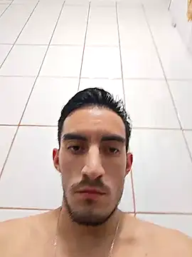 Snapshot of TommyMomentum chatting on December 2, 2025, 8:15 pm TommyMomentum online show from December 2, 2025, 8:15 pm