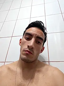 Snapshot of TommyMomentum chatting on December 5, 2025, 3:37 am TommyMomentum online show from December 5, 2025, 3:37 am