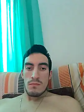 Snapshot of TommyMomentum chatting on January 5, 2026, 8:23 pm TommyMomentum online show from January 5, 2026, 8:23 pm