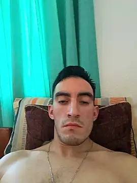 Snapshot of TommyMomentum chatting on January 7, 2026, 8:22 pm TommyMomentum online show from January 7, 2026, 8:22 pm