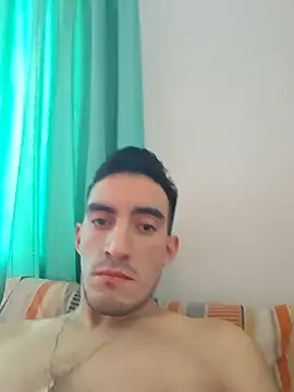 Snapshot of TommyMomentum chatting on January 9, 2026, 10:11 pm TommyMomentum online show from January 9, 2026, 10:11 pm