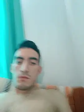 Snapshot of TommyMomentum chatting on January 10, 2026, 2:08 pm TommyMomentum online show from January 10, 2026, 2:08 pm