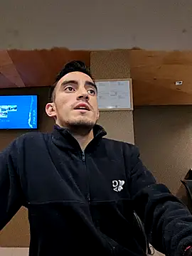 Snapshot of TommyMomentum chatting on January 16, 2026, 2:04 am TommyMomentum online show from January 16, 2026, 2:04 am