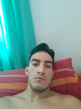 Snapshot of TommyMomentum chatting on March 5, 2026, 2:13 pm TommyMomentum online show from March 5, 2026, 2:13 pm