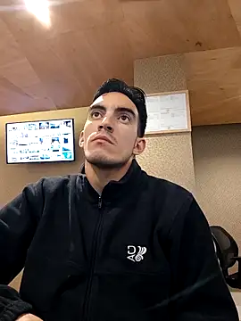 Snapshot of TommyMomentum chatting on March 7, 2026, 3:58 am TommyMomentum online show from March 7, 2026, 3:58 am