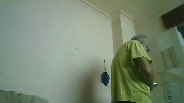 Snapshot of Charliebraum1974 chatting on October 15, 2025, 6:30 pm Charliebraum1974 online show from October 15, 2025, 6:30 pm