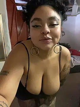 Snapshot of PrincessLauren420 chatting on February 19, 2025, 6:32 pm PrincessLauren420 online show from February 19, 2025, 6:32 pm