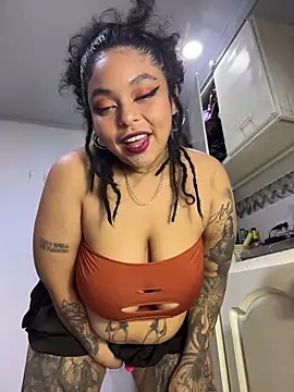 Snapshot of PrincessLauren420 chatting on December 19, 2025, 11:34 pm PrincessLauren420 online show from December 19, 2025, 11:34 pm