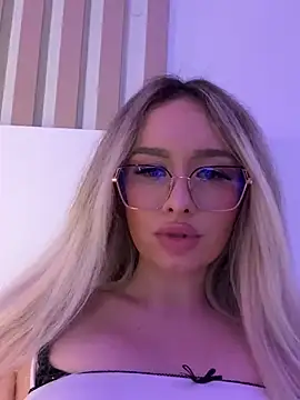 mollyxxx online show from February 14, 2025, 7:49 am