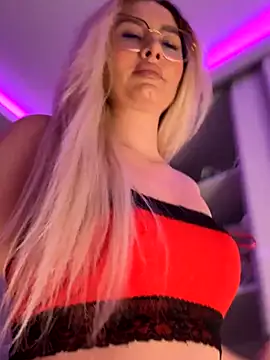 mollyxxx online show from November 22, 2025, 5:50 am