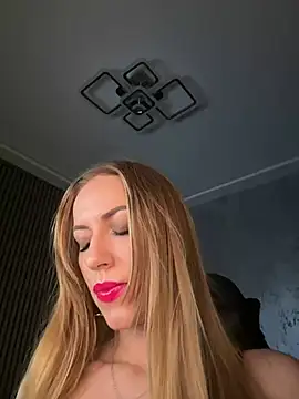 Snapshot of RockQueen_A chatting on January 31, 2025, 5:19 am RockQueen A online show from January 31, 2025, 5:19 am