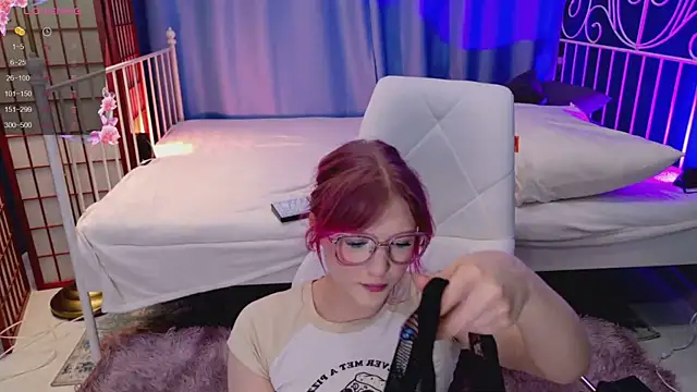 Snapshot of Crazy_Wine chatting on March 13, 2025, 10:10 pm Crazy Wine online show from March 13, 2025, 10:10 pm
