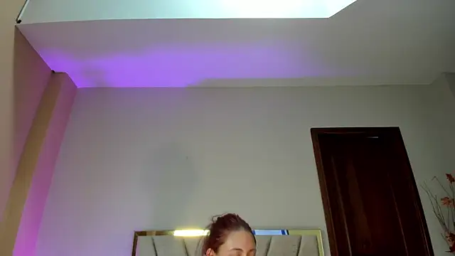 JupiteFox online show from April 1, 2026, 12:55 am