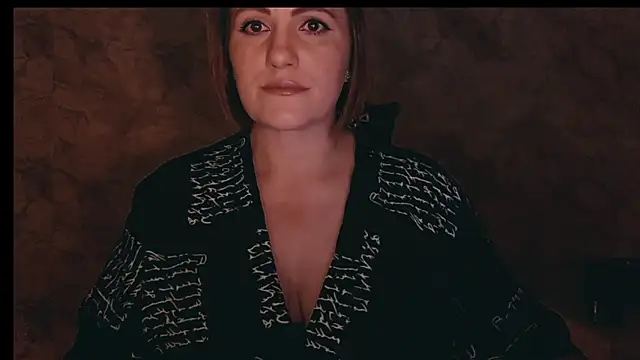 Snapshot of _letty_ chatting on December 19, 2025, 9:44 pm letty online show from December 19, 2025, 9:44 pm