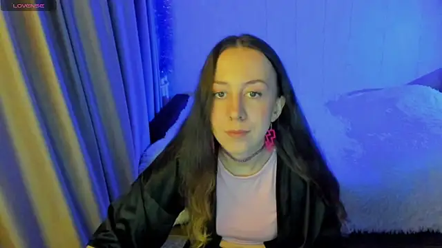 Snapshot of CurlySteph chatting on November 2, 2025, 8:11 pm CurlySteph online show from November 2, 2025, 8:11 pm