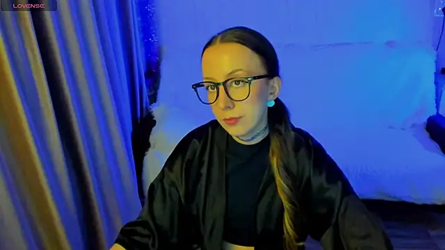 Snapshot of CurlySteph chatting on November 28, 2025, 5:26 pm CurlySteph online show from November 28, 2025, 5:26 pm