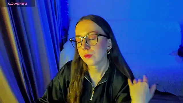 Snapshot of CurlySteph chatting on January 5, 2026, 5:27 pm CurlySteph online show from January 5, 2026, 5:27 pm