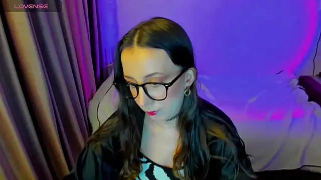 Snapshot of CurlySteph chatting on March 1, 2026, 7:27 pm CurlySteph online show from March 1, 2026, 7:27 pm