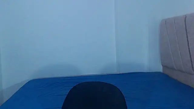 Snapshot of Valenntyna chatting on December 21, 2025, 7:21 pm Valenntyna online show from December 21, 2025, 7:21 pm