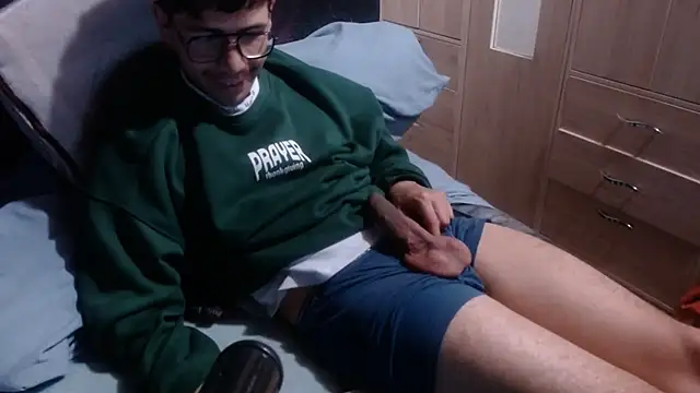 Snapshot of dannnyhot24 chatting on January 5, 2025, 5:09 am dannnyhot24 online show from January 5, 2025, 5:09 am