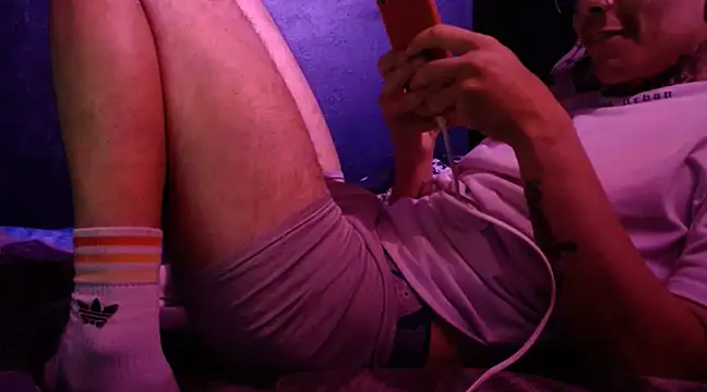 Snapshot of dannnyhot24 chatting on February 26, 2025, 8:00 pm dannnyhot24 online show from February 26, 2025, 8:00 pm