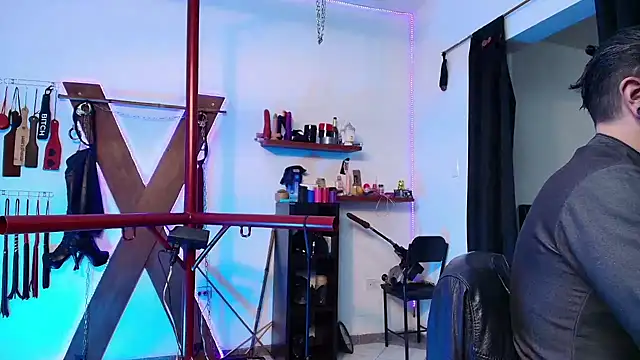 boy n girl online show from December 22, 2024, 10:38 am