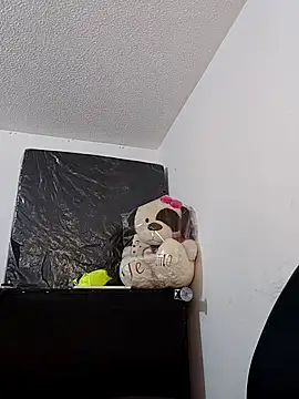 doucebrune online show from March 4, 2026, 2:28 am