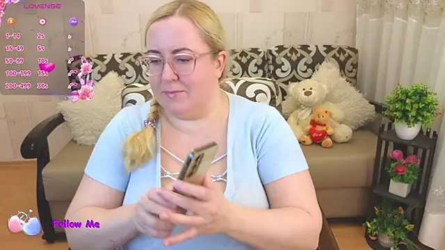 Snapshot of Ginesia chatting on February 16, 2025, 2:00 pm Ginesia online show from February 16, 2025, 2:00 pm