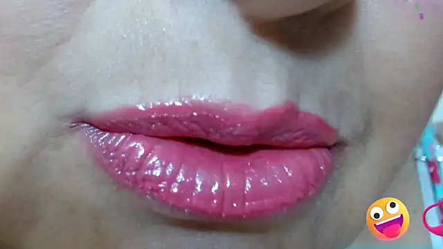 Snapshot of Kerly_Doll chatting on January 4, 2025, 7:23 pm Kerly Doll online show from January 4, 2025, 7:23 pm