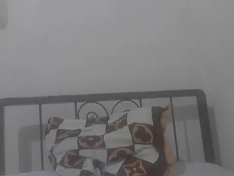 Snapshot of PRETTY-MI chatting on March 28, 2026, 8:41 pm PRETTY-MI online show from March 28, 2026, 8:41 pm