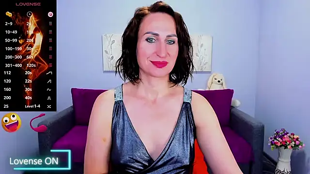 Snapshot of Nia_Smithh chatting on October 8, 2025, 12:25 pm Nia Smithh online show from October 8, 2025, 12:25 pm