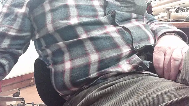 Snapshot of HaraldGermany chatting on October 14, 2025, 4:08 pm HaraldGermany online show from October 14, 2025, 4:08 pm