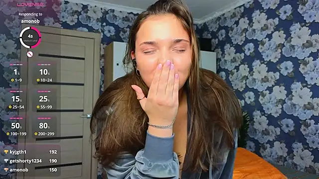 Snapshot of _momiji_ chatting on December 14, 2024, 4:20 pm momiji online show from December 14, 2024, 4:20 pm