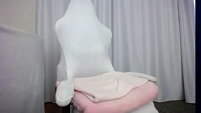 faceless  online show from October 13, 2025, 8:03 am