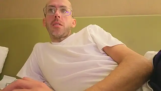 Snapshot of smokenstrokex chatting on January 18, 2025, 3:05 pm smokenstrokex online show from January 18, 2025, 3:05 pm