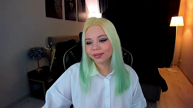 EnergyBunny 1 online show from November 18, 2025, 7:40 pm