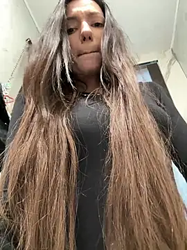 Snapshot of _MiaQueen_ chatting on February 26, 2026, 11:26 pm MiaQueen online show from February 26, 2026, 11:26 pm