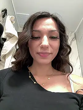 Snapshot of _MiaQueen_ chatting on February 27, 2026, 11:27 pm MiaQueen online show from February 27, 2026, 11:27 pm