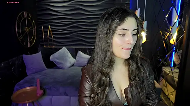 KylieMellow online show from February 3, 2025, 12:25 pm