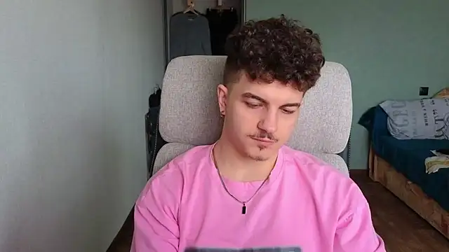 Snapshot of Remy_Miles chatting on February 17, 2026, 7:27 am Remy Miles online show from February 17, 2026, 7:27 am